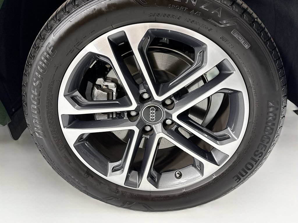 Certified 2025 Audi Q5 Premium Plus w/ Premium Plus AWD/4WD image 31