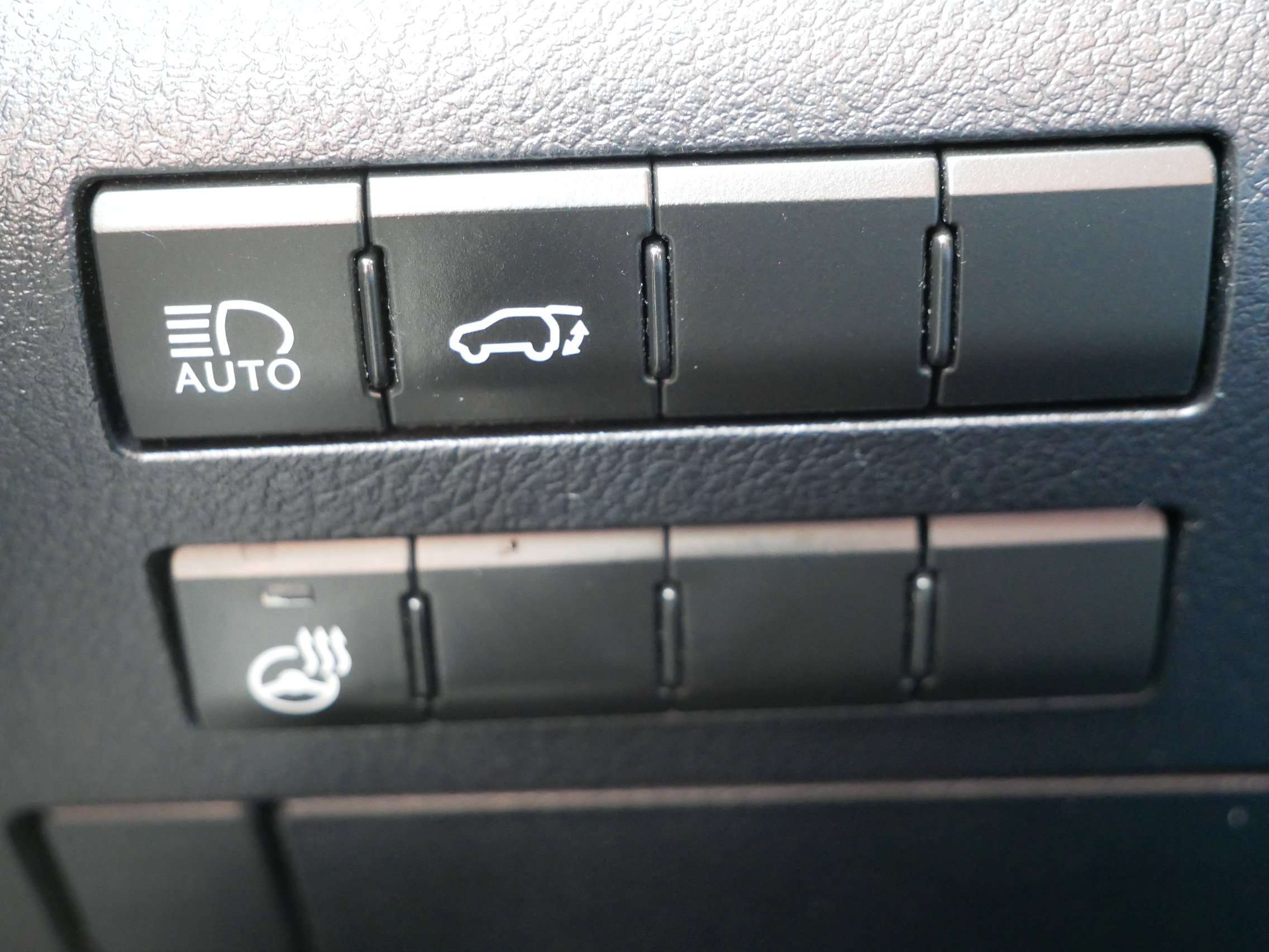 Used 2018 Lexus RX 350L Premium w/ Premium Package image 16