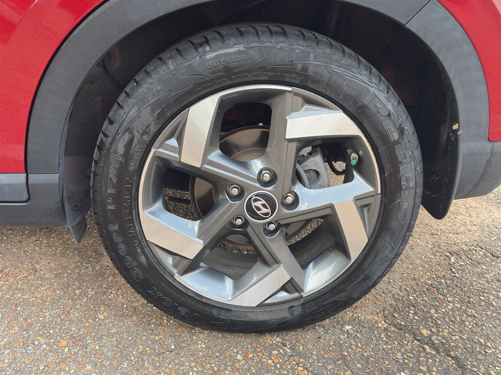 Used 2022 Hyundai Venue Limited FWD image 24