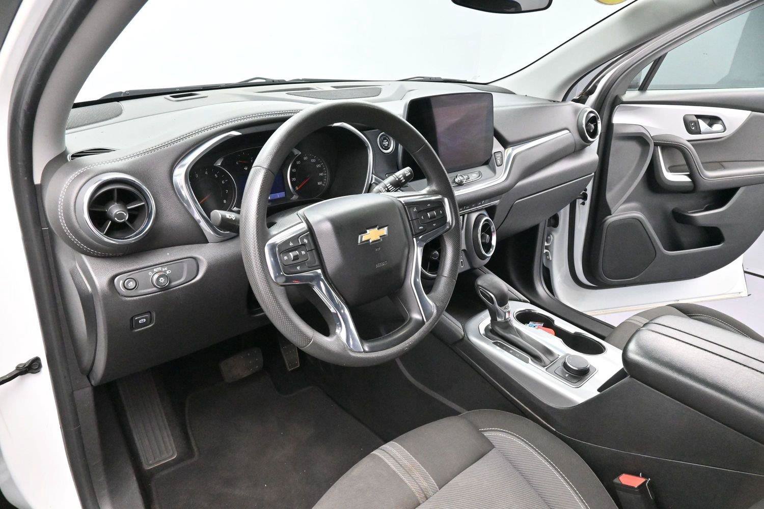 Used 2023 Chevrolet Blazer LT FWD image 16