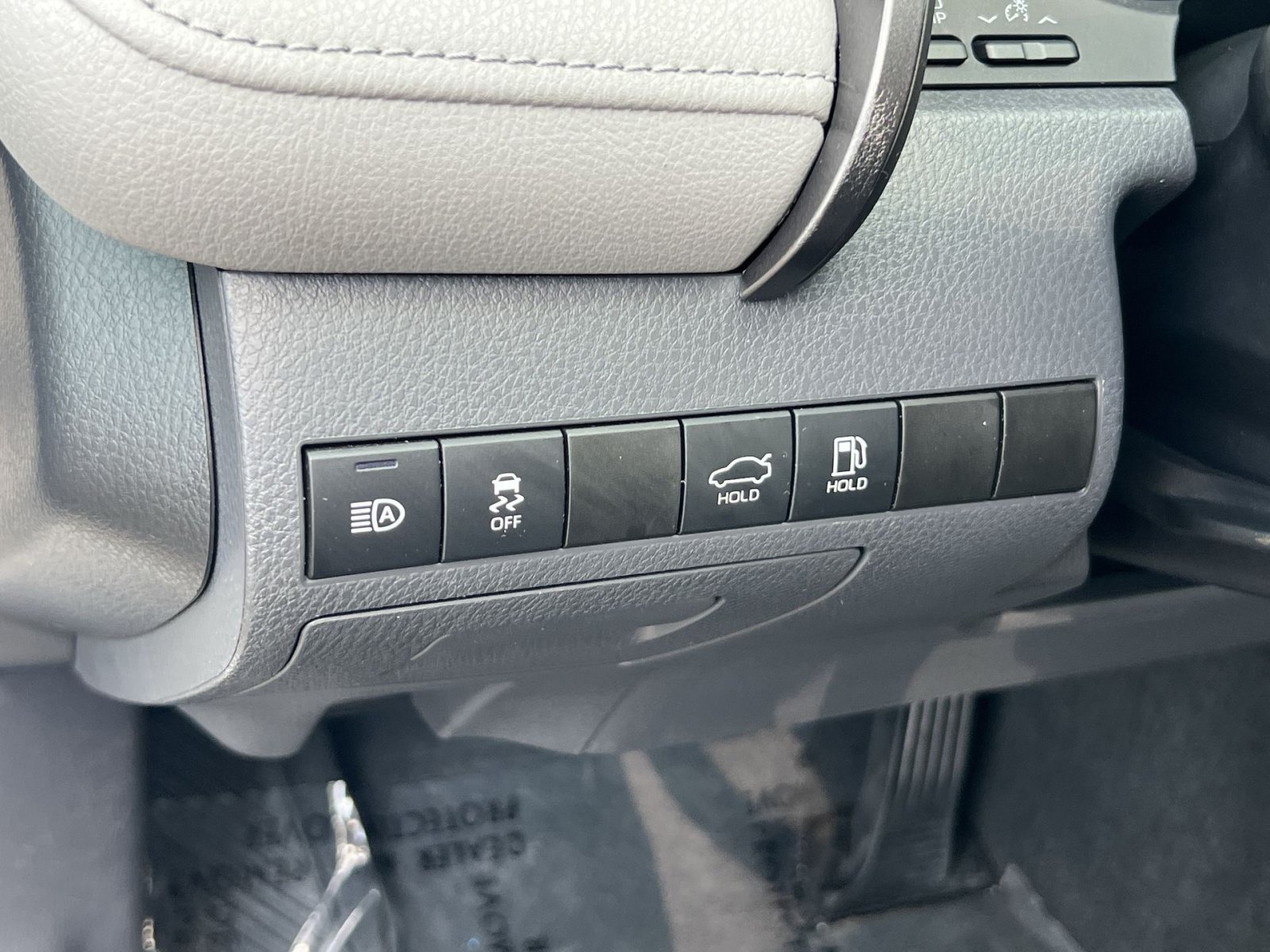 Used 2020 Toyota Camry XLE FWD image 29