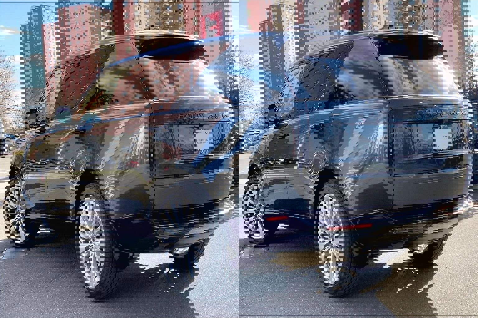 New 2026 Land Rover Range Rover Long Wheelbase SE image 12