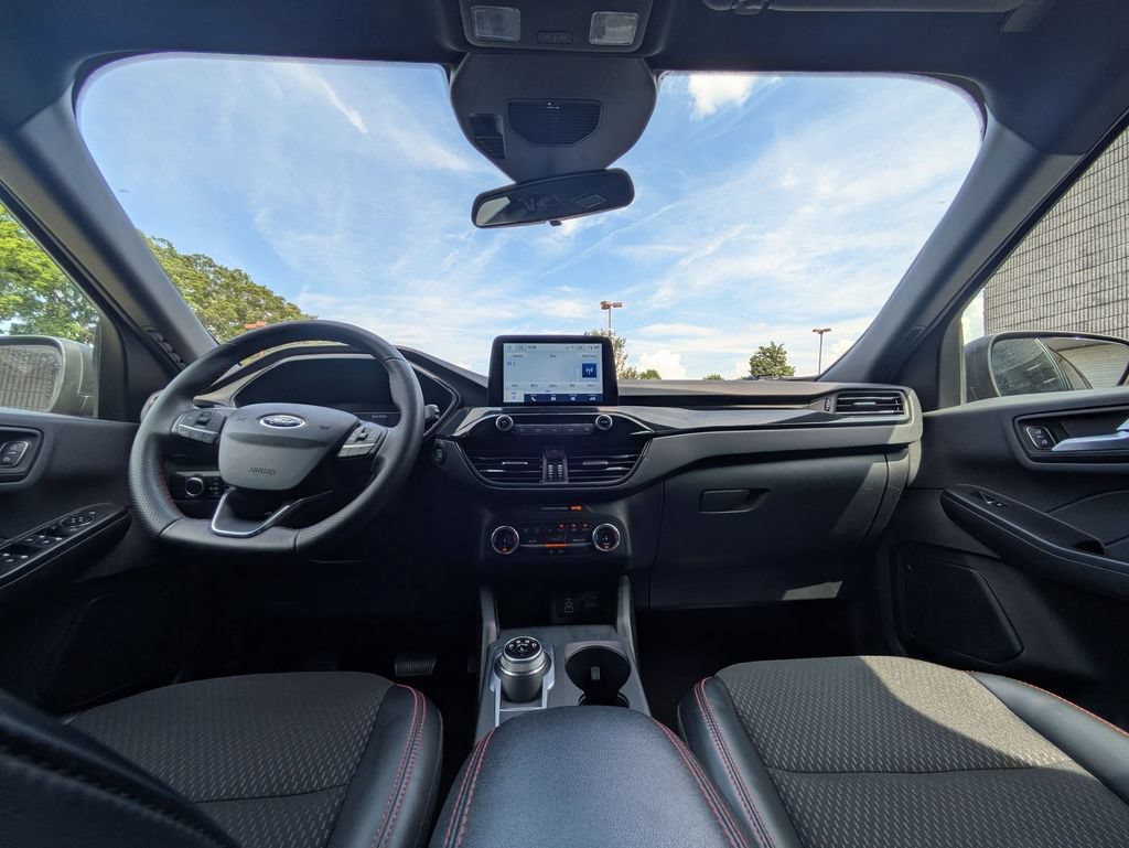 Used 2025 Ford Escape ST-Line FWD image 25