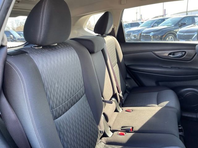 Used 2020 Nissan Rogue SV image 11