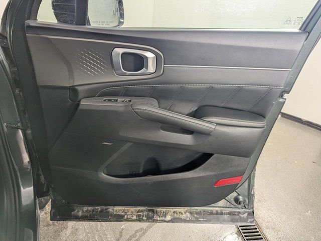 Used 2023 Kia Sorento SX AWD/4WD image 21