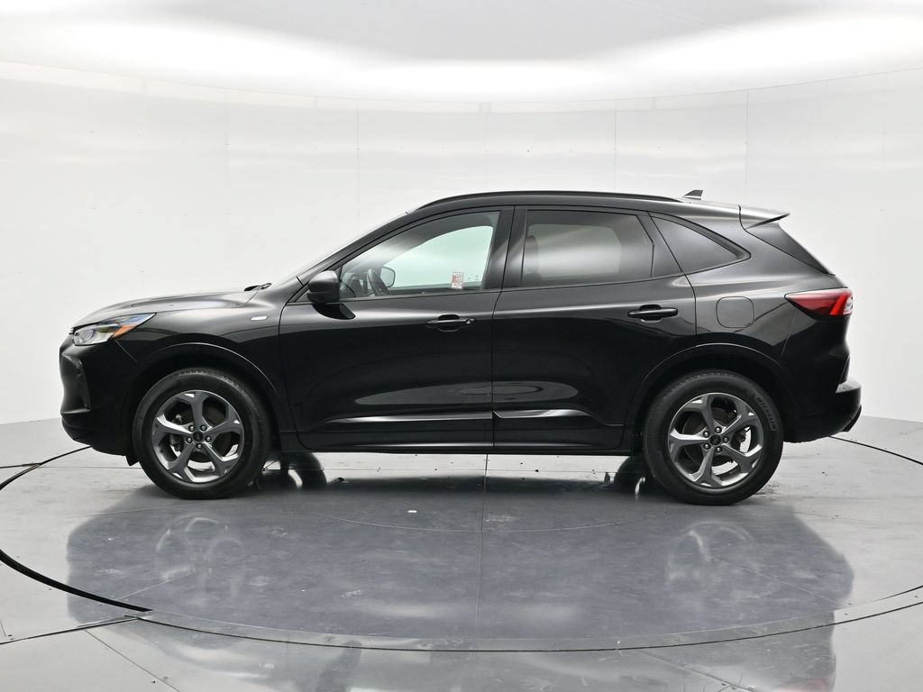 Used 2024 Ford Escape ST-Line w/ Tech Pack #1 AWD/4WD image 8