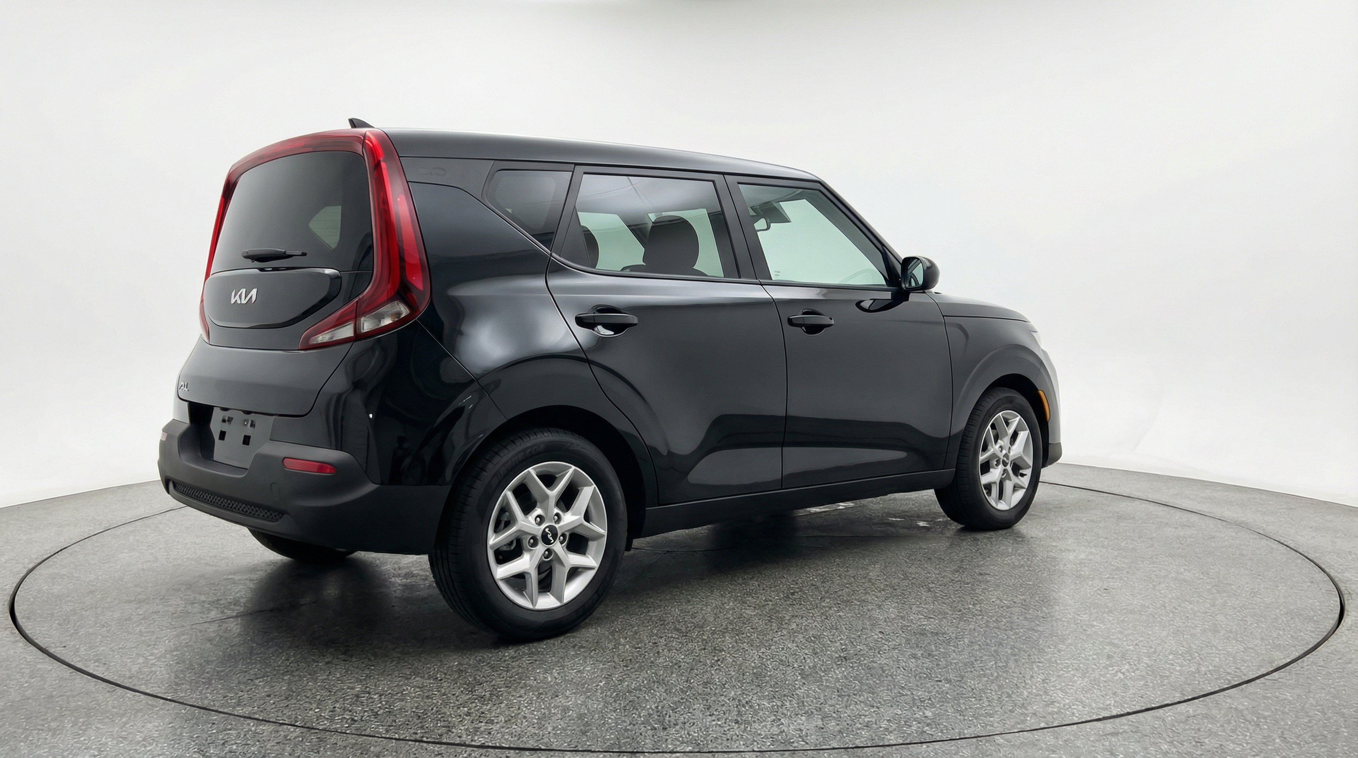 Used 2025 Kia Soul LX w/ LX Technology Package FWD image 9