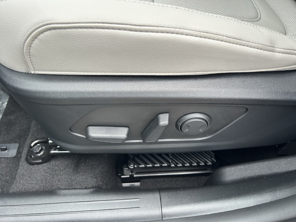 New 2026 Hyundai Tucson Limited FWD image 25