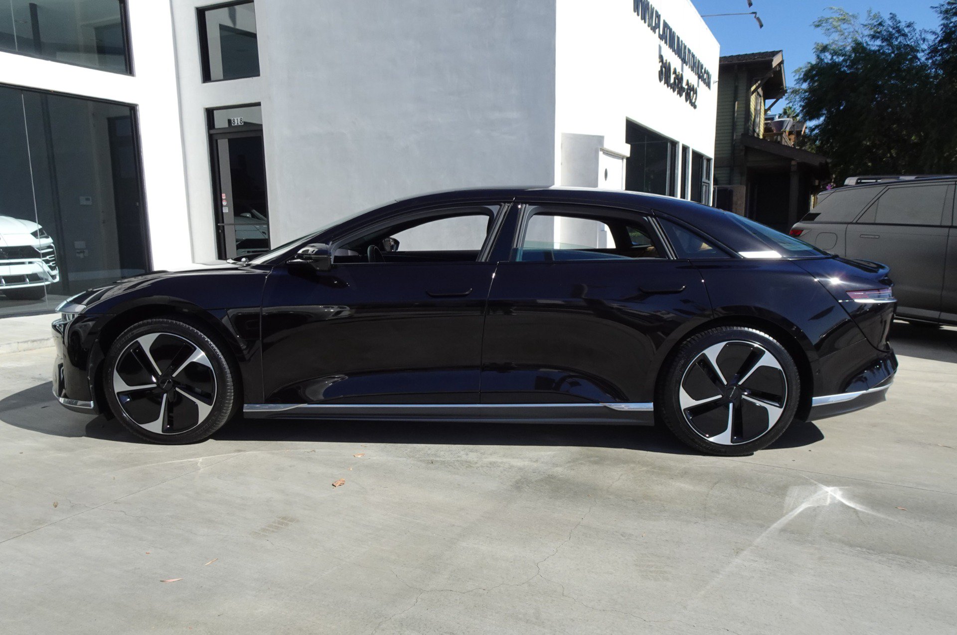 Used 2025 Lucid Air Touring AWD/4WD image 3