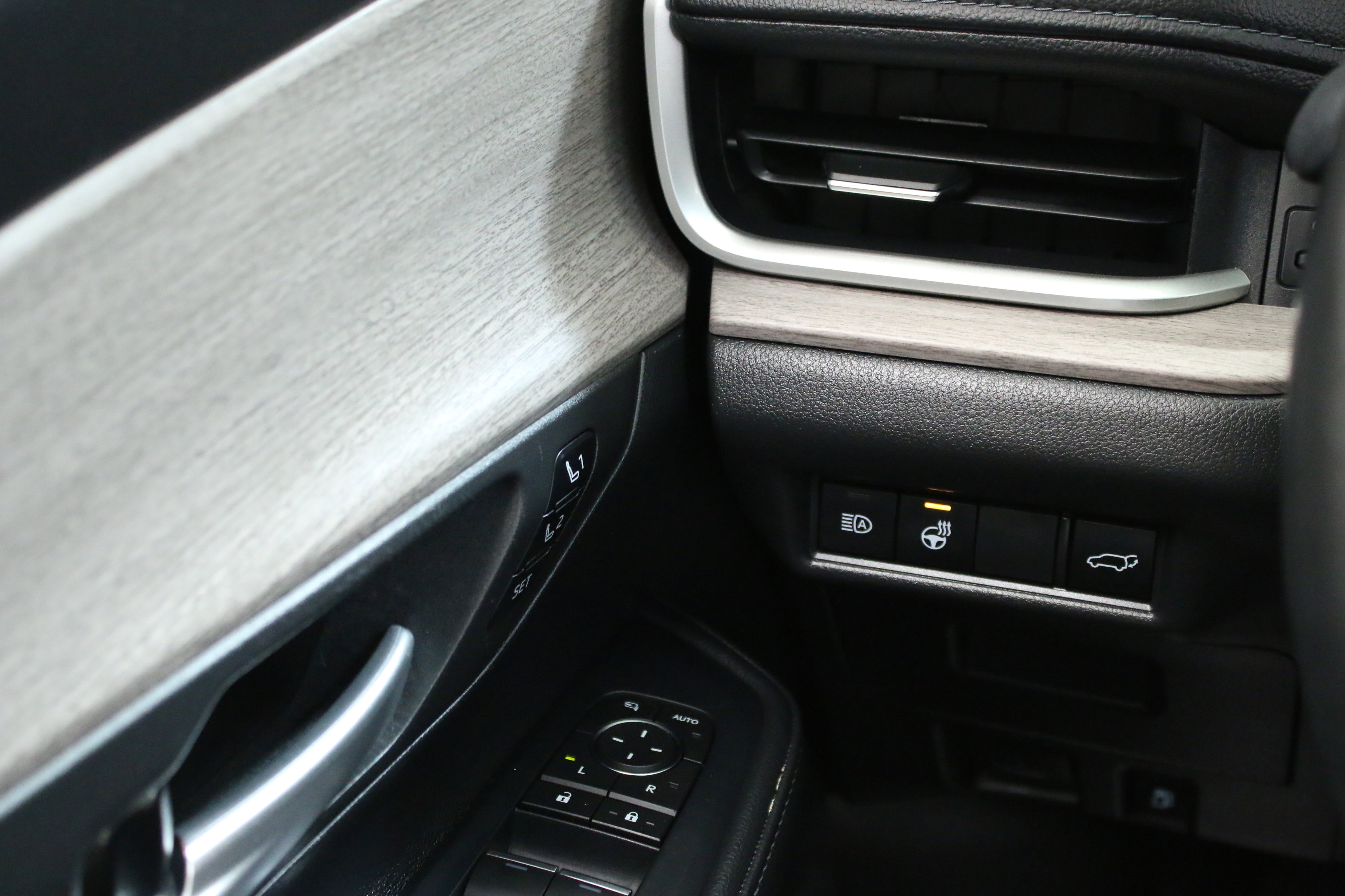 Used 2024 Toyota Grand Highlander Platinum image 18