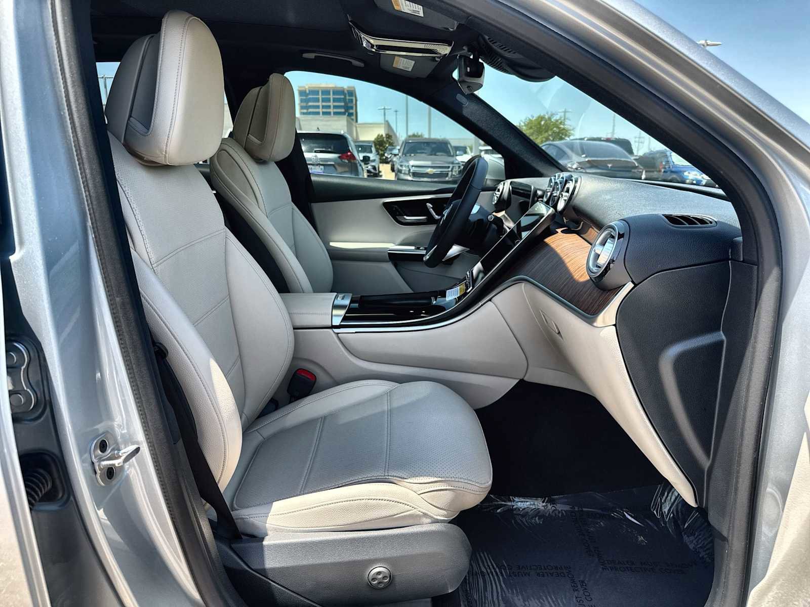 Used 2026 Mercedes-Benz GLC 300 4MATIC image 9