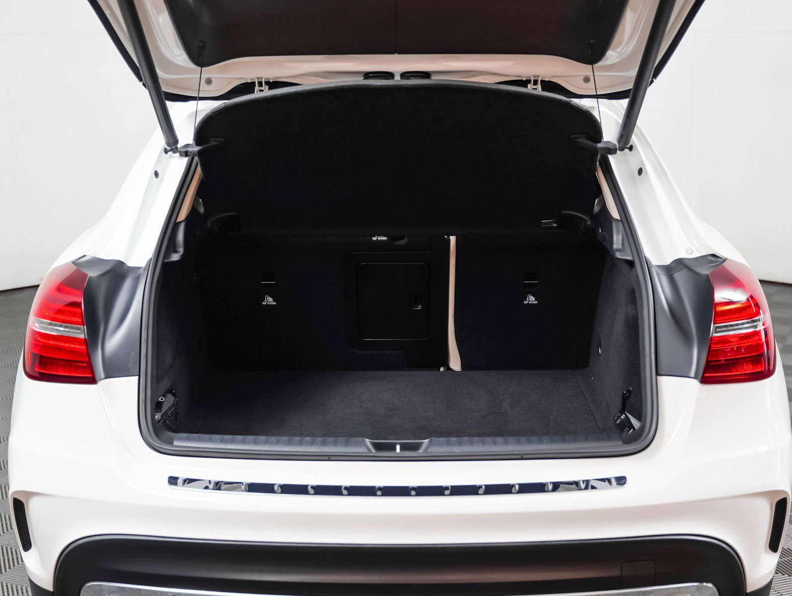 Used 2019 Mercedes-Benz GLA 250 4MATIC image 8