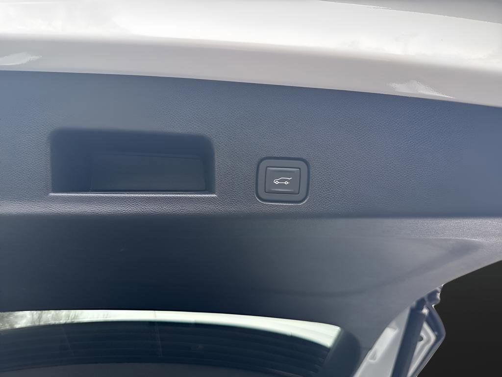 Used 2025 Buick Enclave Preferred image 41