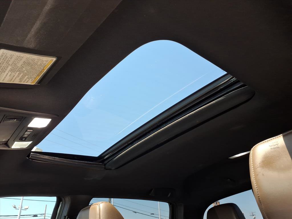 Used 2016 Toyota Tacoma Limited w/ Towing Package image 13