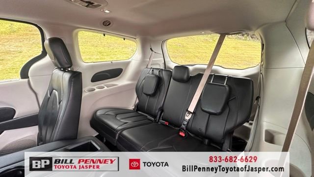 Used 2017 Chrysler Pacifica Touring-L w/ Tire & Wheel Group image 17