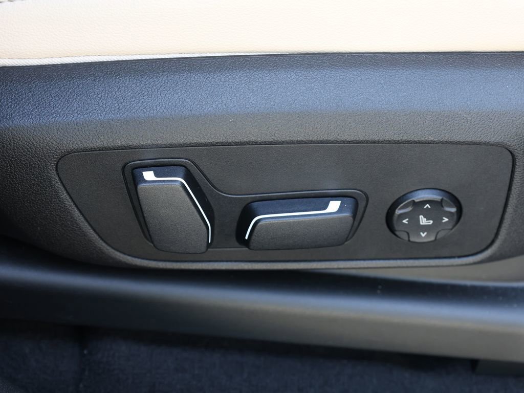 Used 2025 BMW X4 xDrive30i image 23