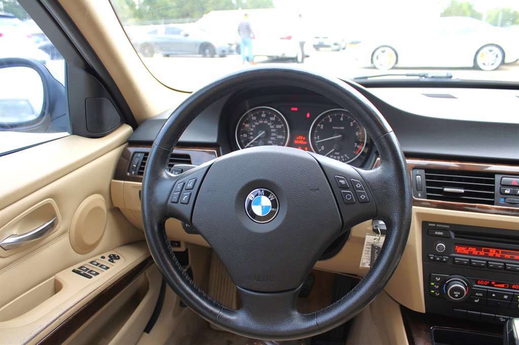 Used 2011 BMW 328i xDrive Sedan image 15