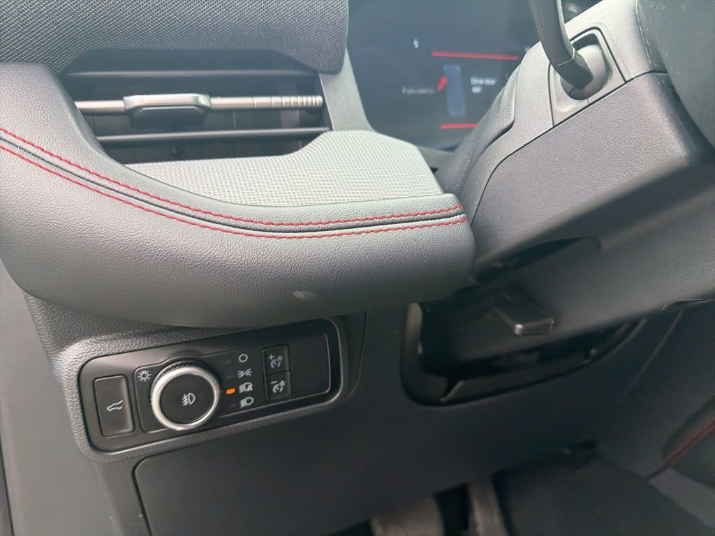 Certified 2025 Ford Explorer ST-Line image 17