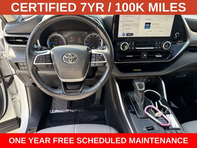 Used 2023 Toyota Highlander Bronze Edition FWD image 18
