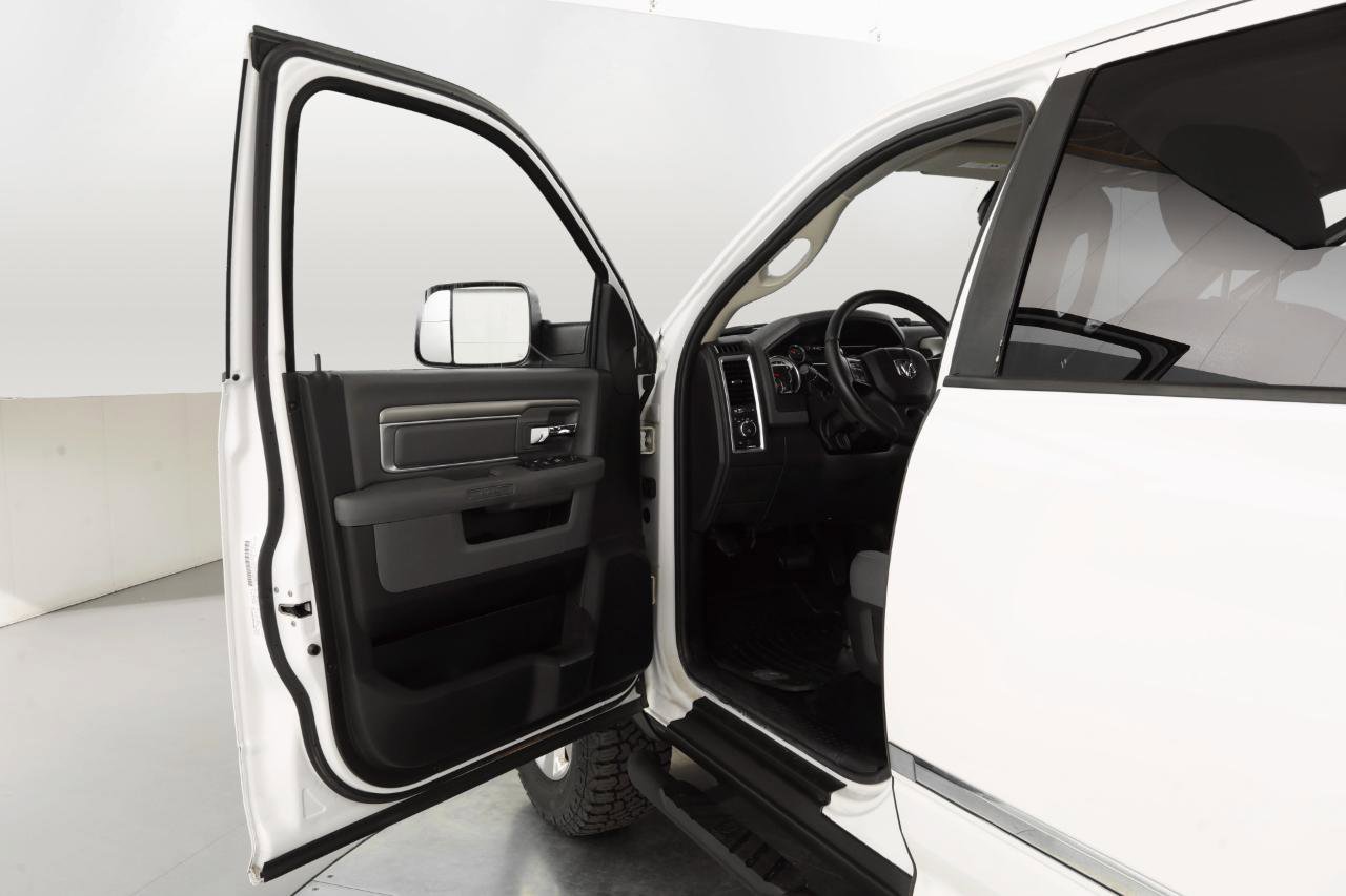 Used 2014 RAM 3500 Big Horn image 11