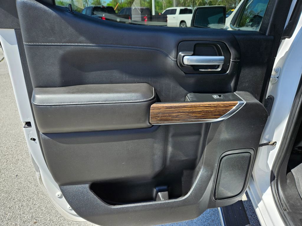 Used 2019 Chevrolet Silverado 1500 High Country w/ Technology Package AWD/4WD image 26