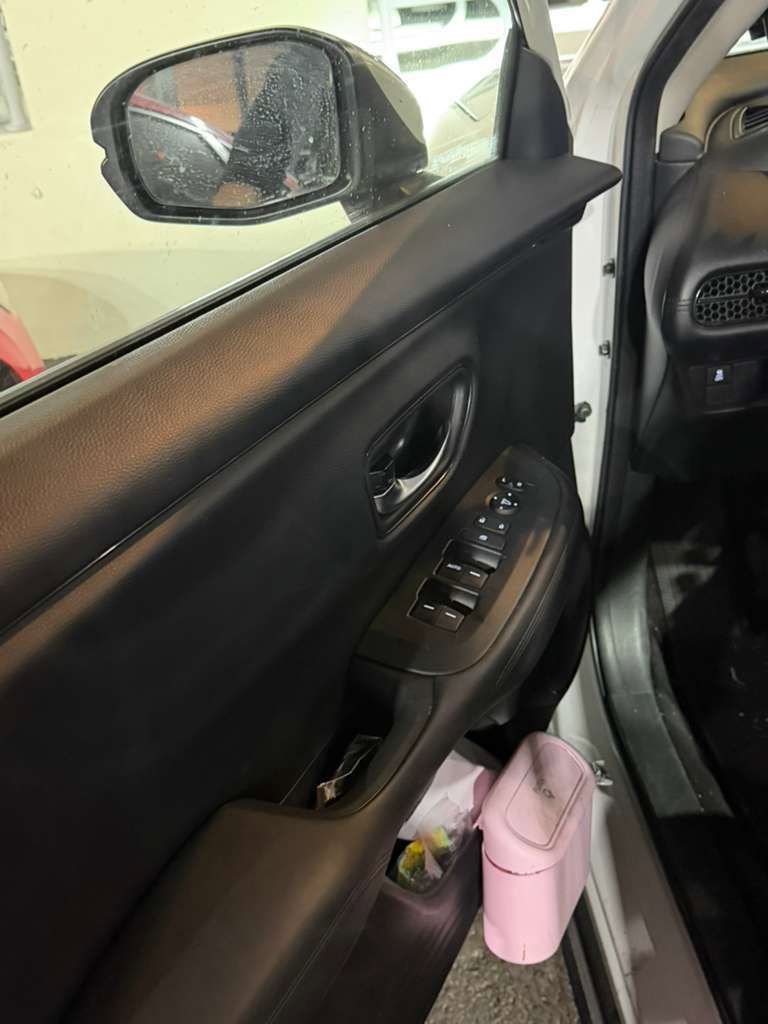 Used 2025 Honda HR-V LX image 12