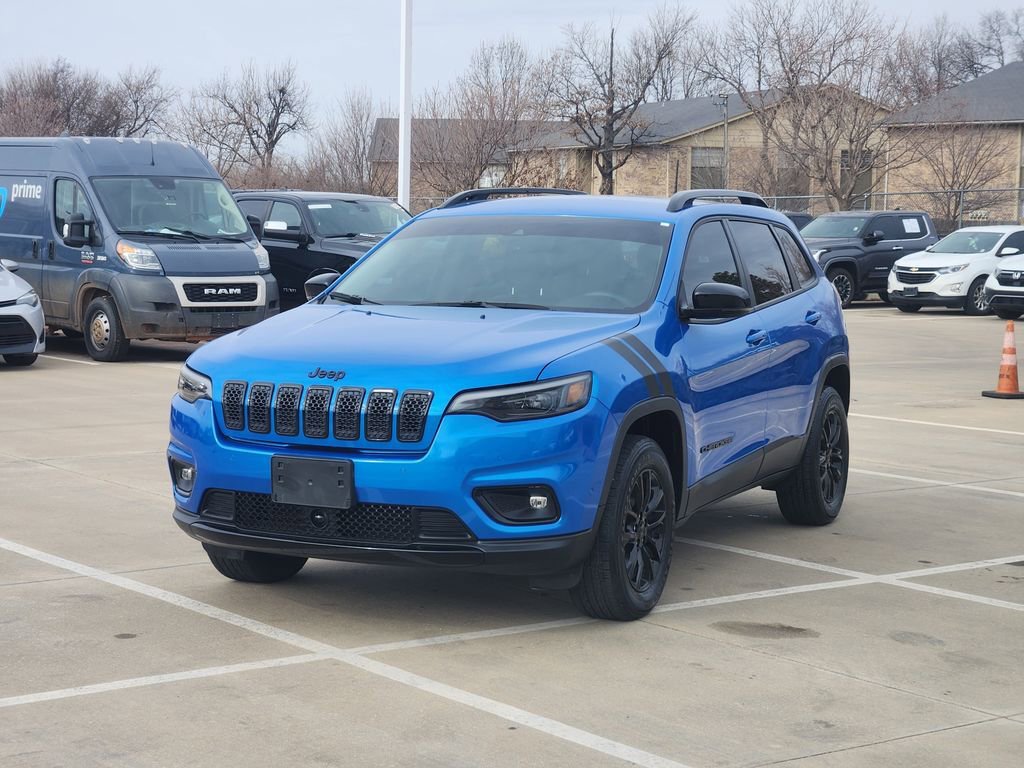 Used 2023 Jeep Cherokee Altitude Lux image 3