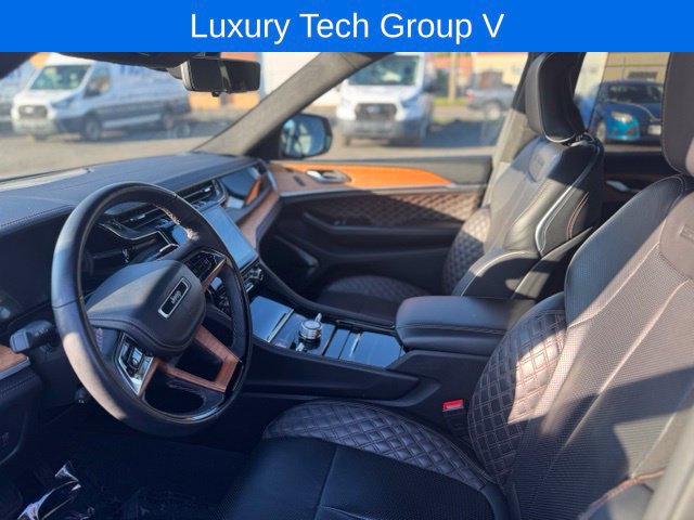 Used 2023 Jeep Grand Cherokee Summit AWD/4WD image 14