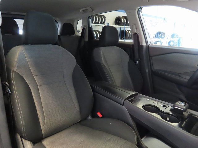 Used 2023 Nissan Rogue SV image 6