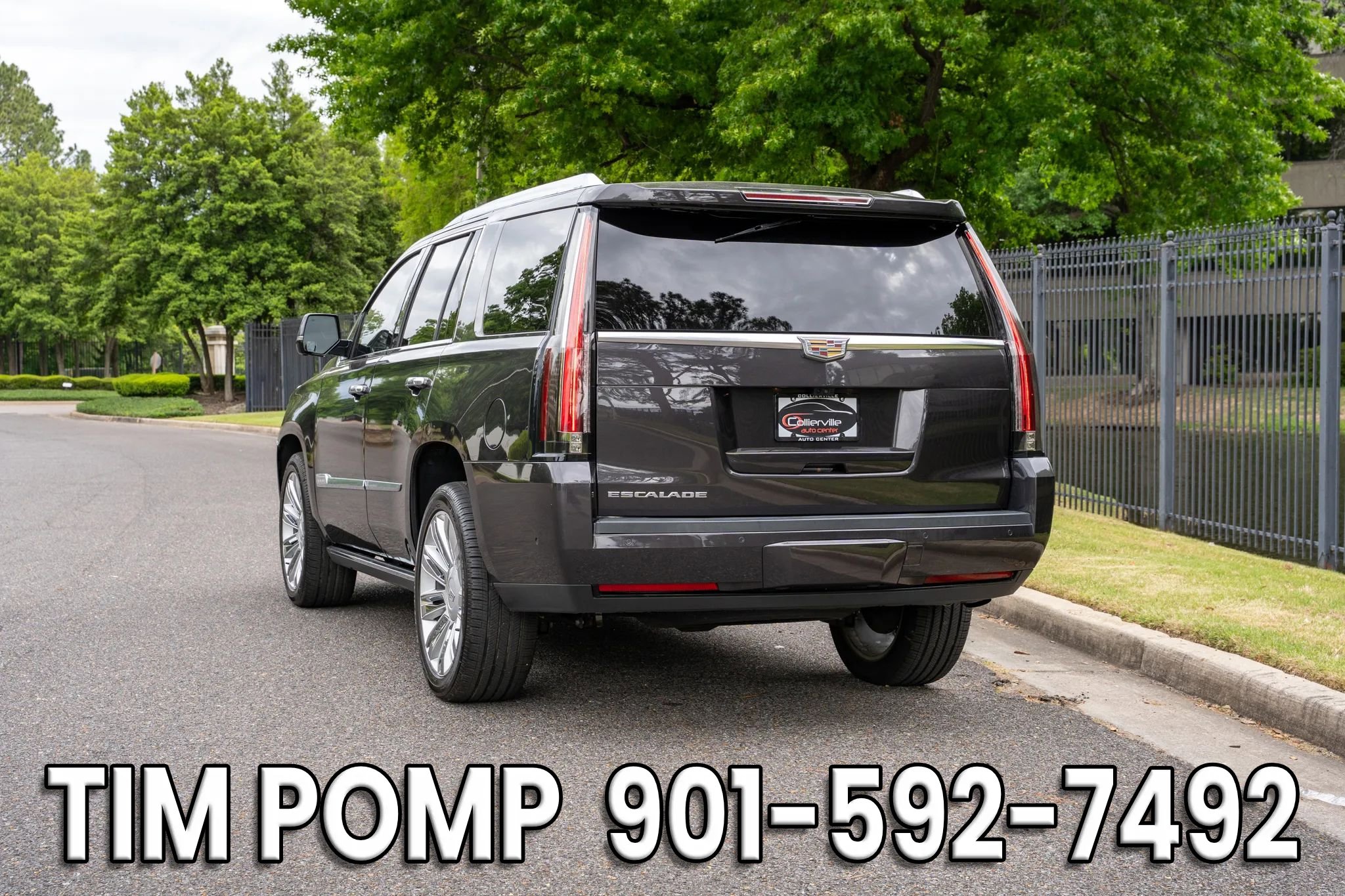 Used 2018 Cadillac Escalade Platinum AWD/4WD image 7