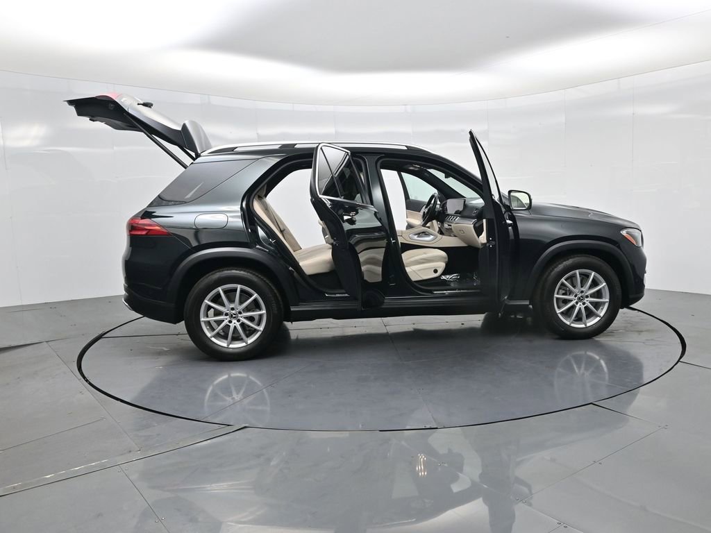 Used 2024 Mercedes-Benz GLE 450e 4MATIC image 3