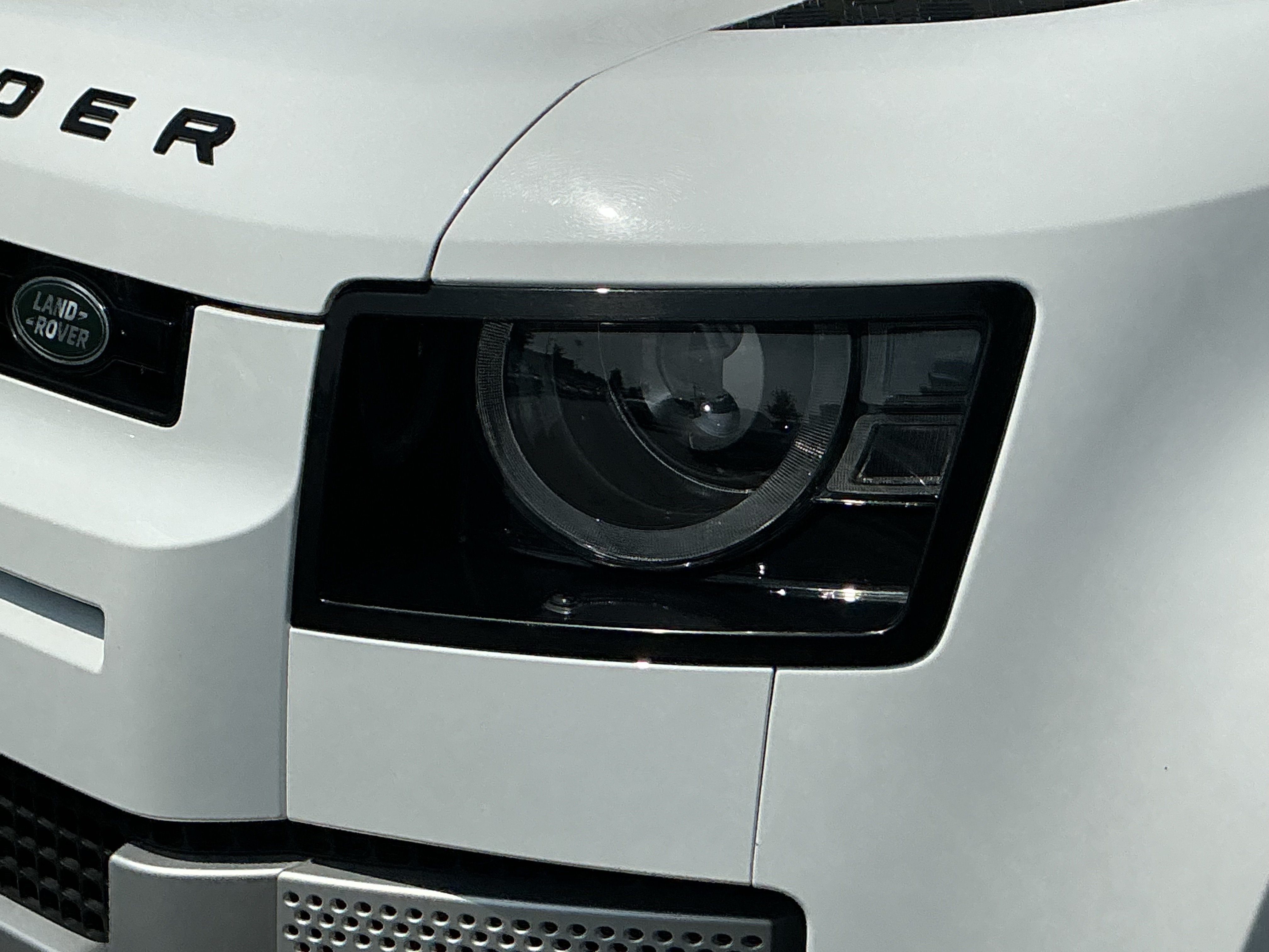 Certified 2025 Land Rover Defender 110 S AWD/4WD image 12