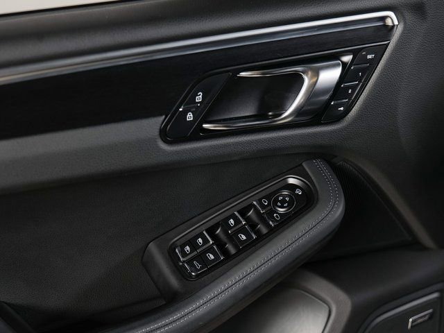 Certified 2022 Porsche Macan GTS AWD/4WD image 31