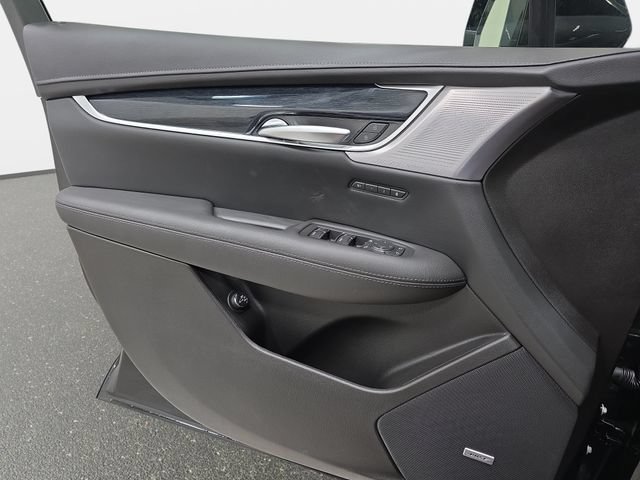 New 2026 Cadillac XT5 Premium Luxury w/ LPO, ONYX Package AWD/4WD image 24