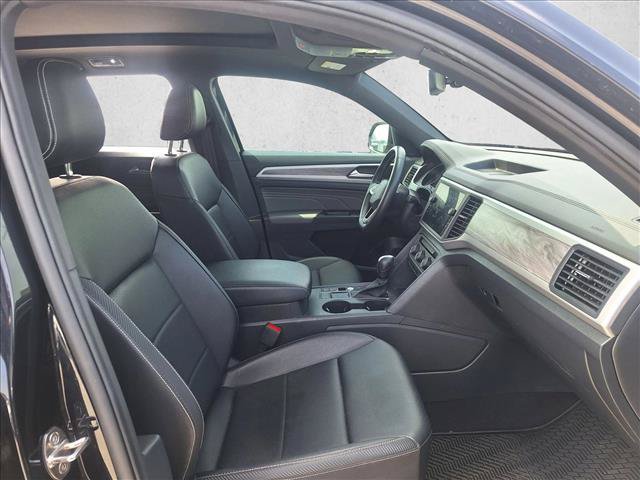 Used 2021 Volkswagen Atlas Cross Sport SE w/ Panoramic Sunroof Package FWD image 18