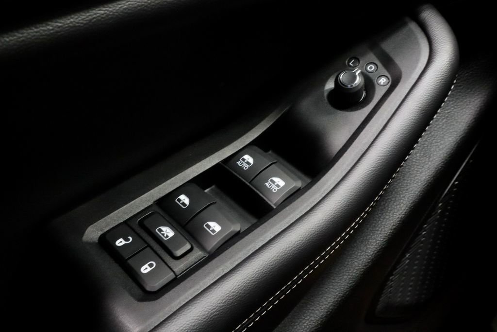 Used 2024 Jeep Grand Cherokee Altitude image 23