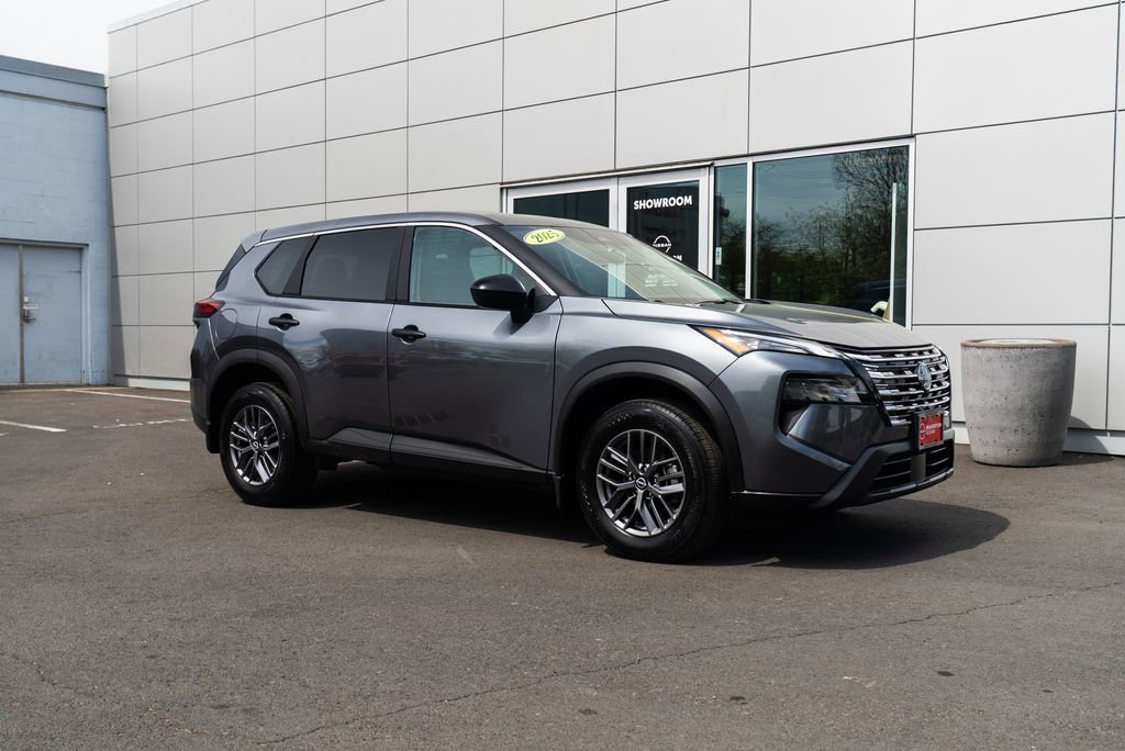 Certified 2025 Nissan Rogue S image 28