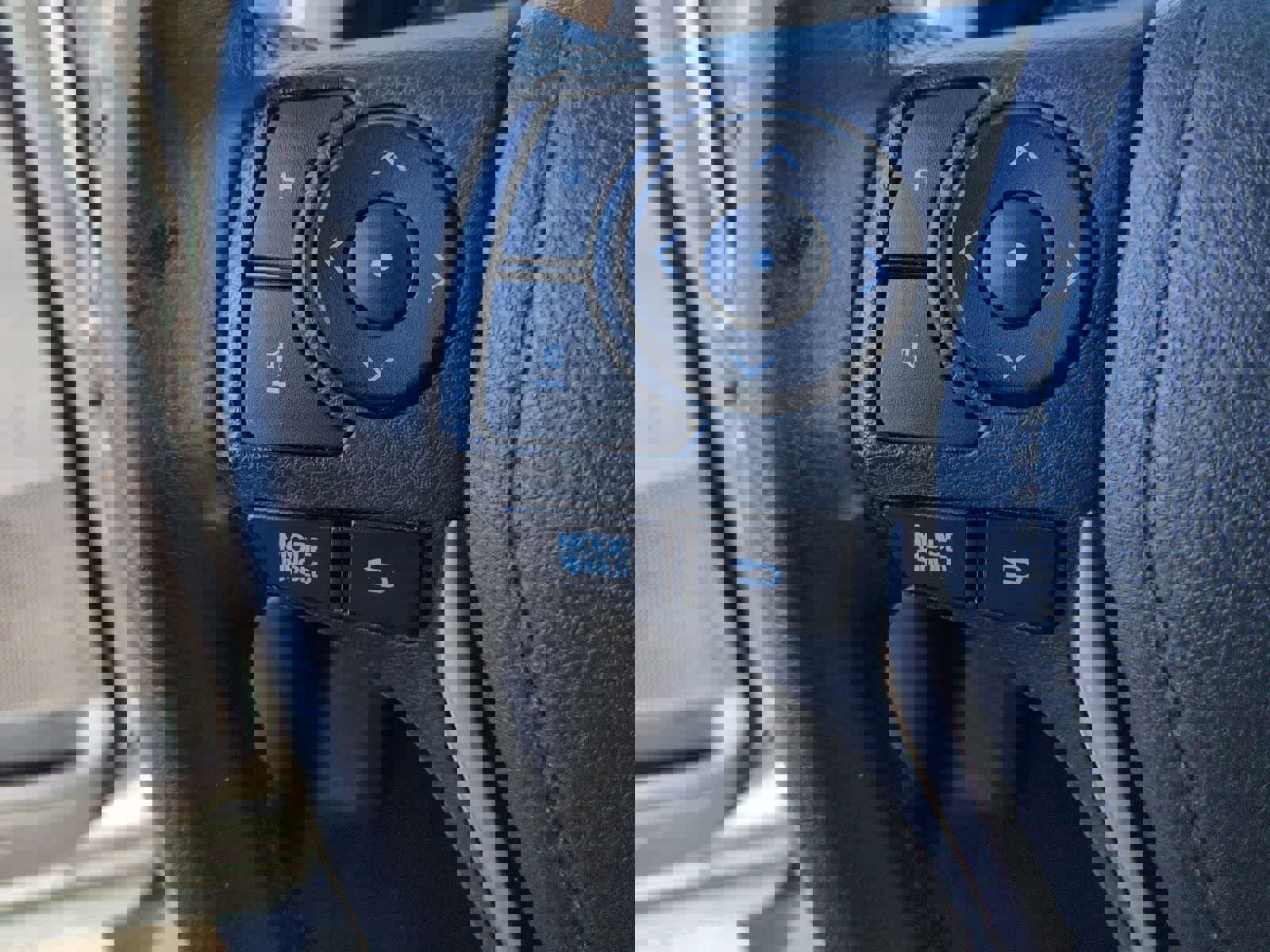 Used 2015 Toyota RAV4 Limited image 22