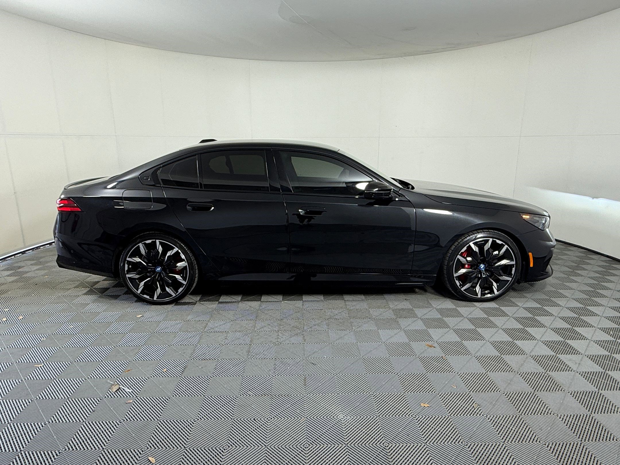Used 2024 BMW i5 M60 w/ Executive Package AWD/4WD image 8