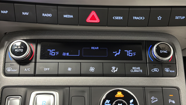 Used 2025 Hyundai Palisade Limited AWD/4WD image 18