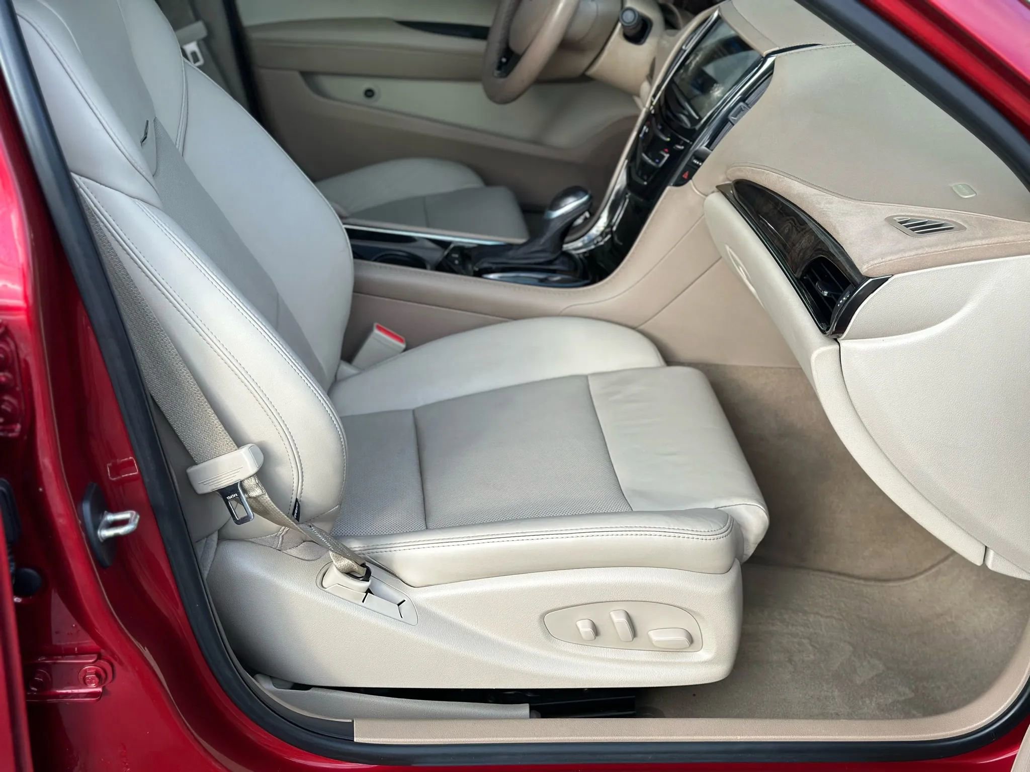 Used 2015 Cadillac ATS Luxury image 24