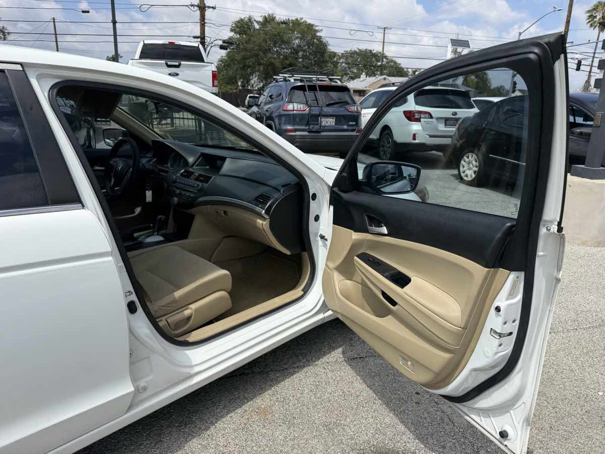 Used 2012 Honda Accord LX image 30