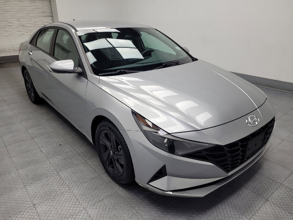 Used 2022 Hyundai Elantra SEL FWD image 11