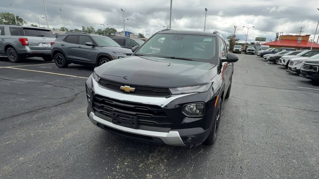 Used 2021 Chevrolet TrailBlazer LT w/ Convenience Package AWD/4WD image 3
