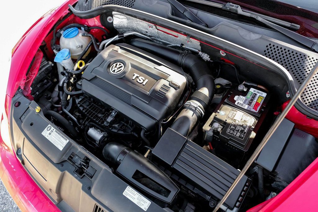 Used 2014 Volkswagen Beetle R-Line image 38