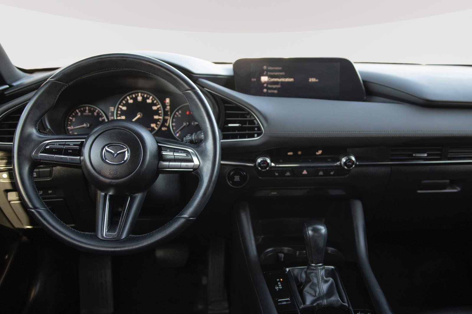 Used 2020 MAZDA MAZDA3 AWD Hatchback w/ Preferred Pkg image 3