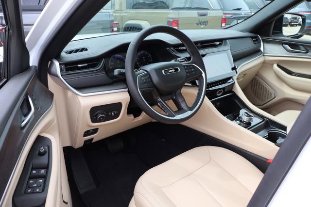 New 2026 Jeep Grand Cherokee Limited image 12