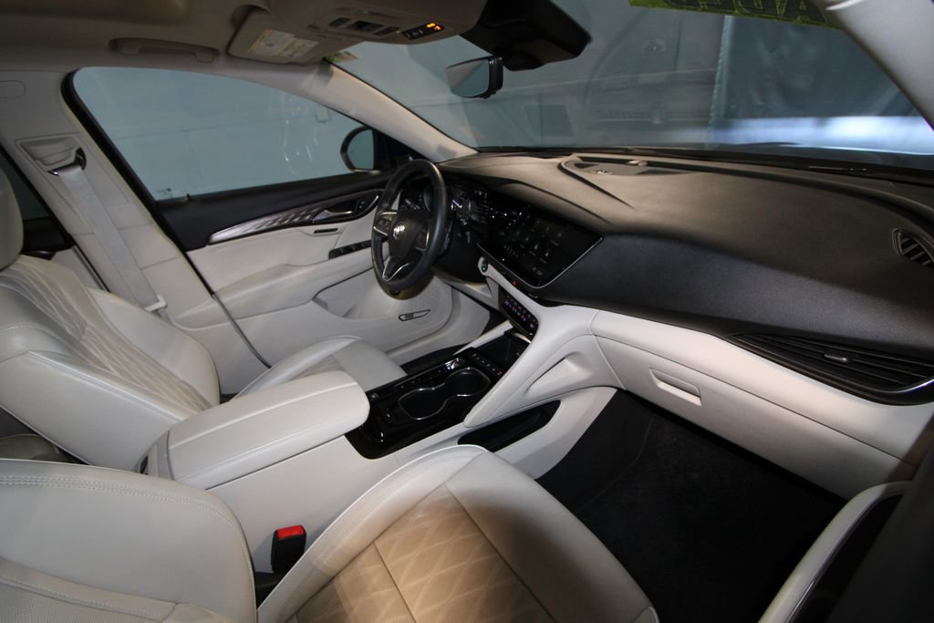 Used 2023 Buick Envision Avenir image 24