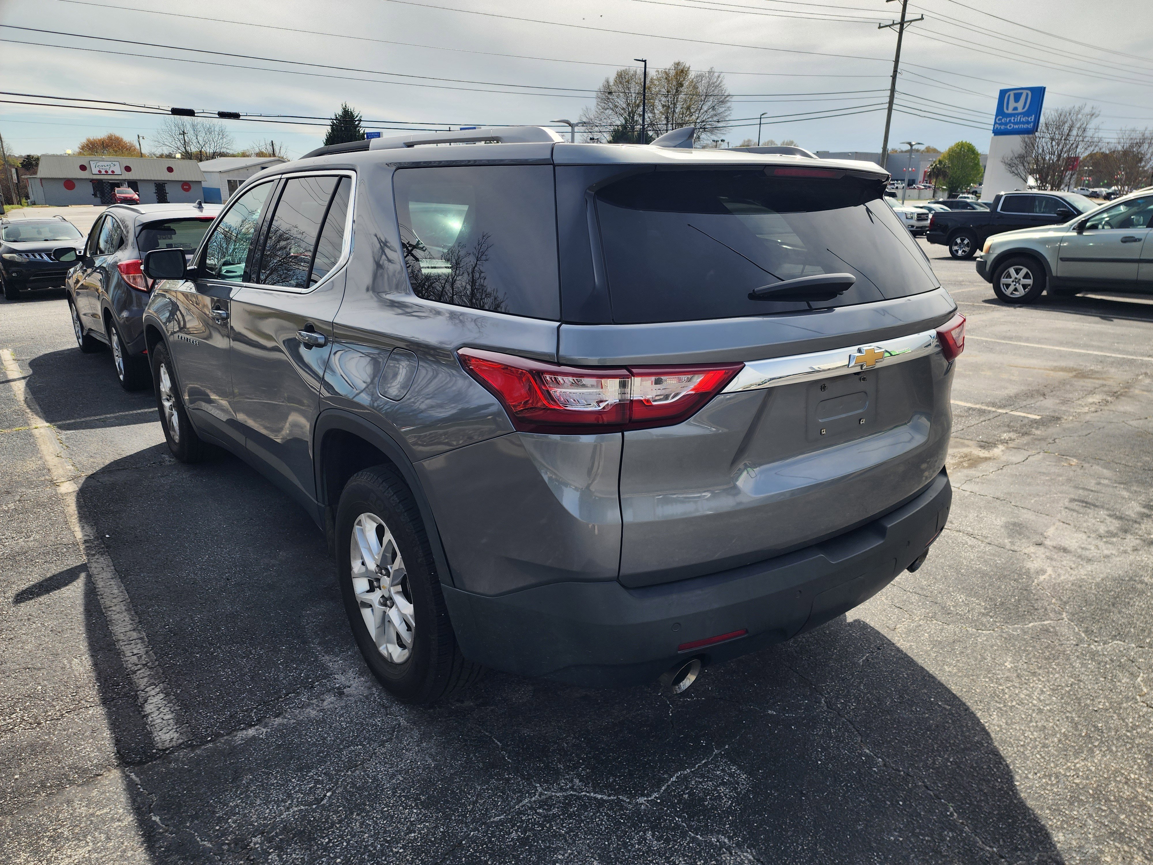 Used 2018 Chevrolet Traverse LT image 4