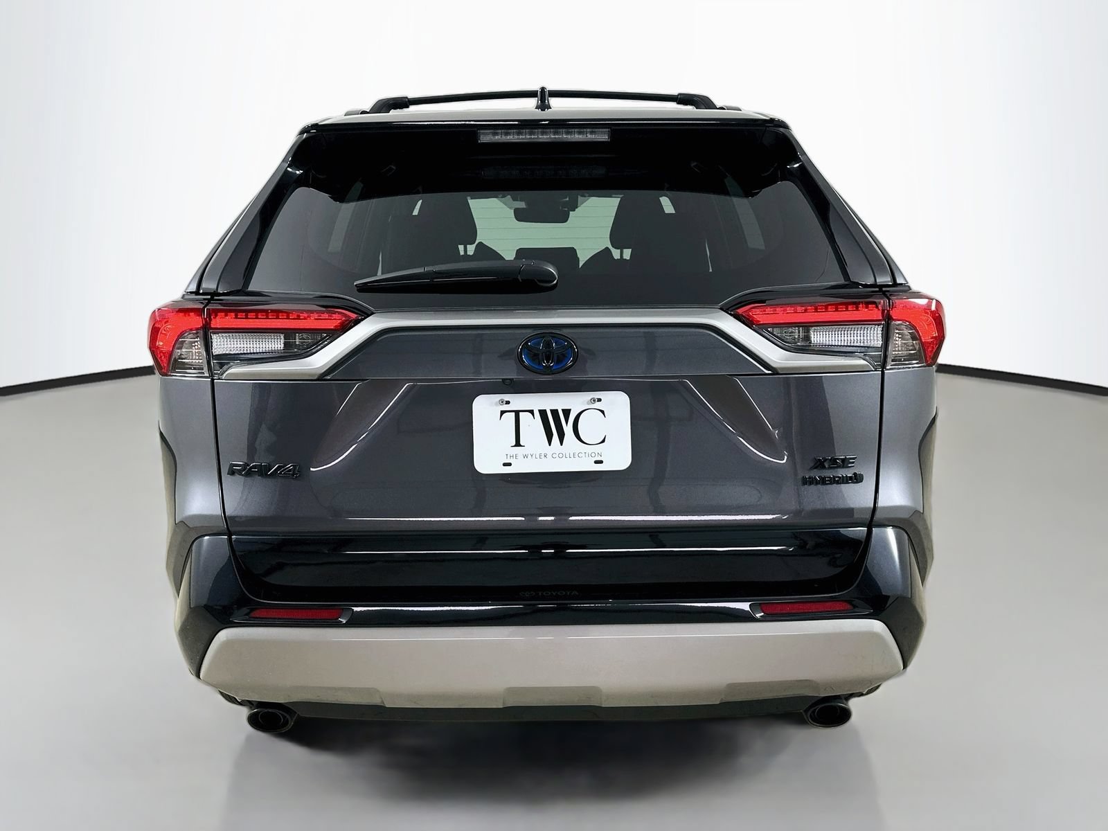 Used 2024 Toyota RAV4 XSE w/ Weather Package AWD/4WD image 6